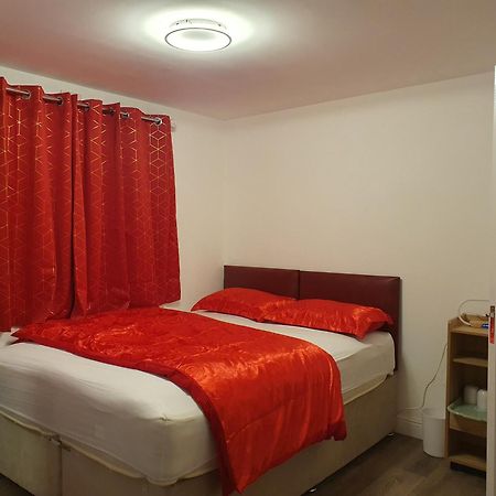 Amh Hotel - Greenford Station Northolt  Bagian luar foto