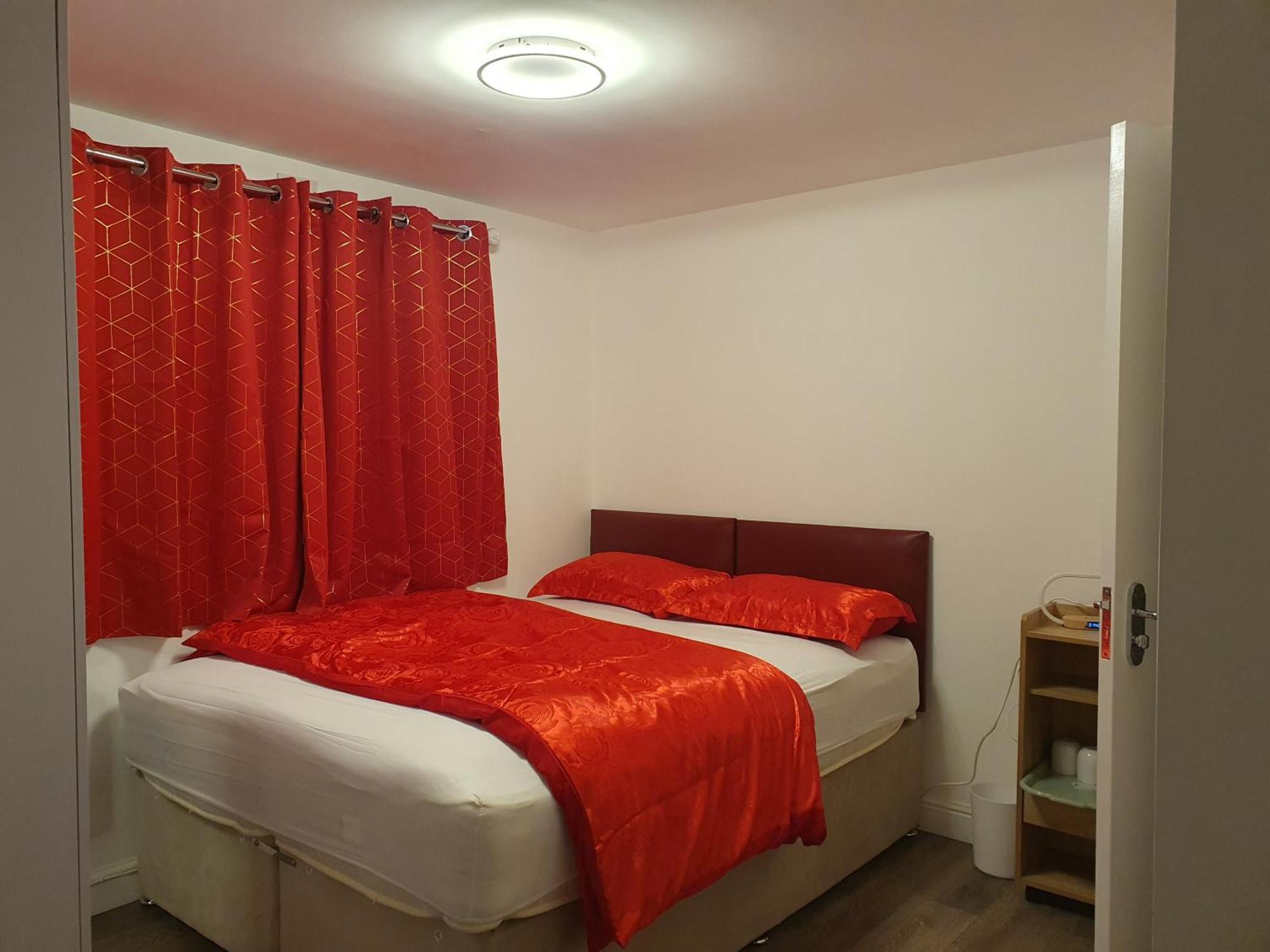 Amh Hotel - Greenford Station Northolt  Bagian luar foto